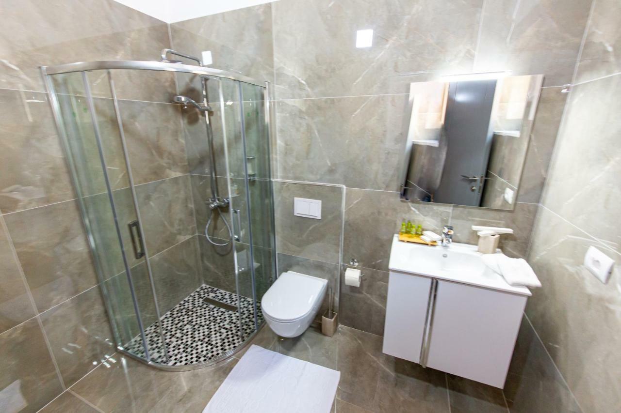 Santa Oliva Suites Ksamil Buitenkant foto
