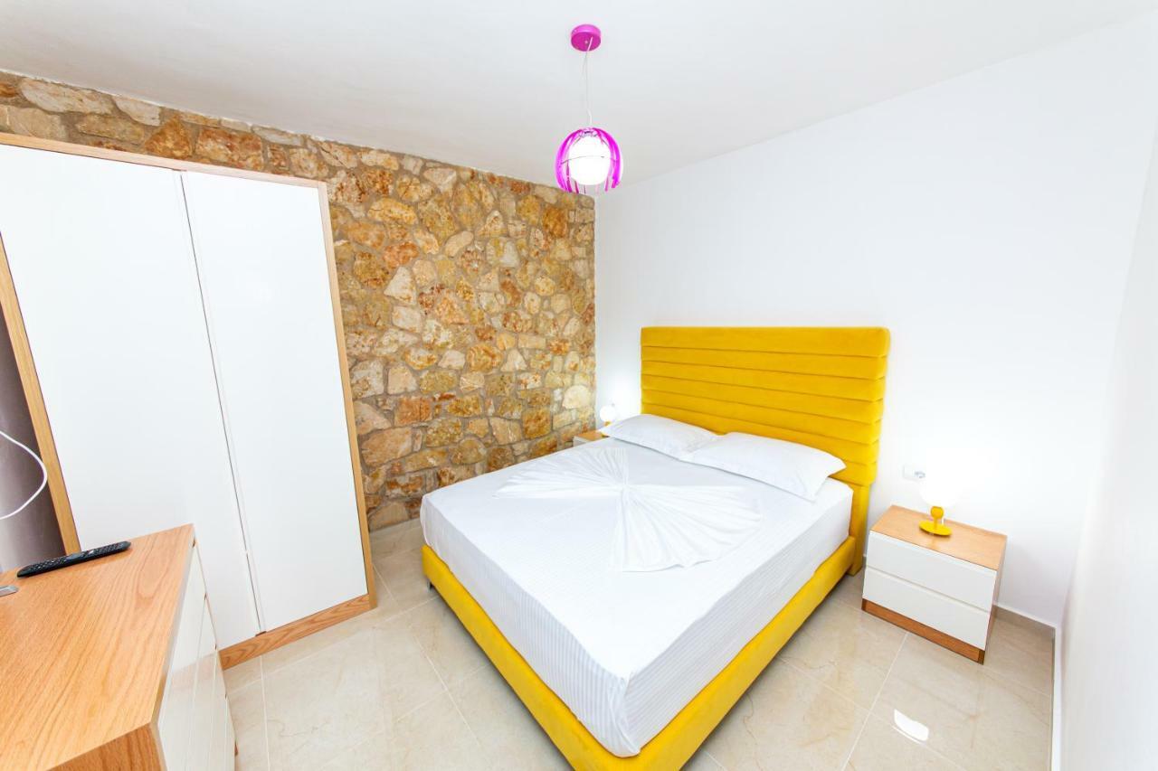 Santa Oliva Suites Ksamil Buitenkant foto
