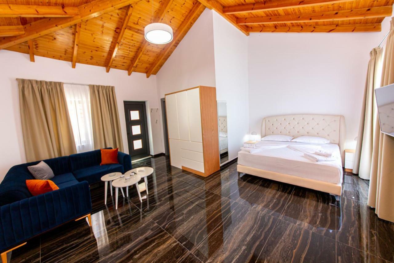 Santa Oliva Suites Ksamil Buitenkant foto