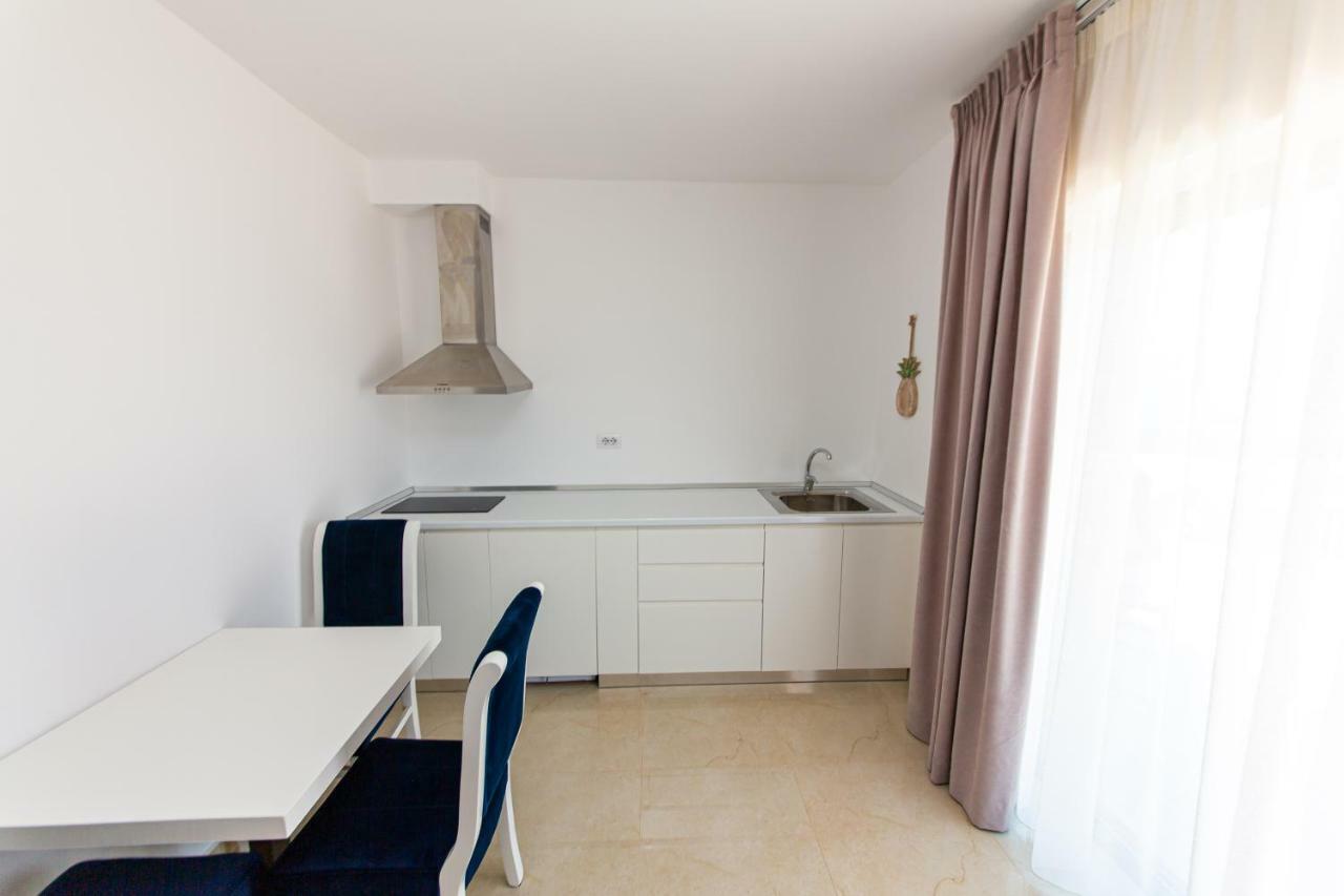 Santa Oliva Suites Ksamil Buitenkant foto