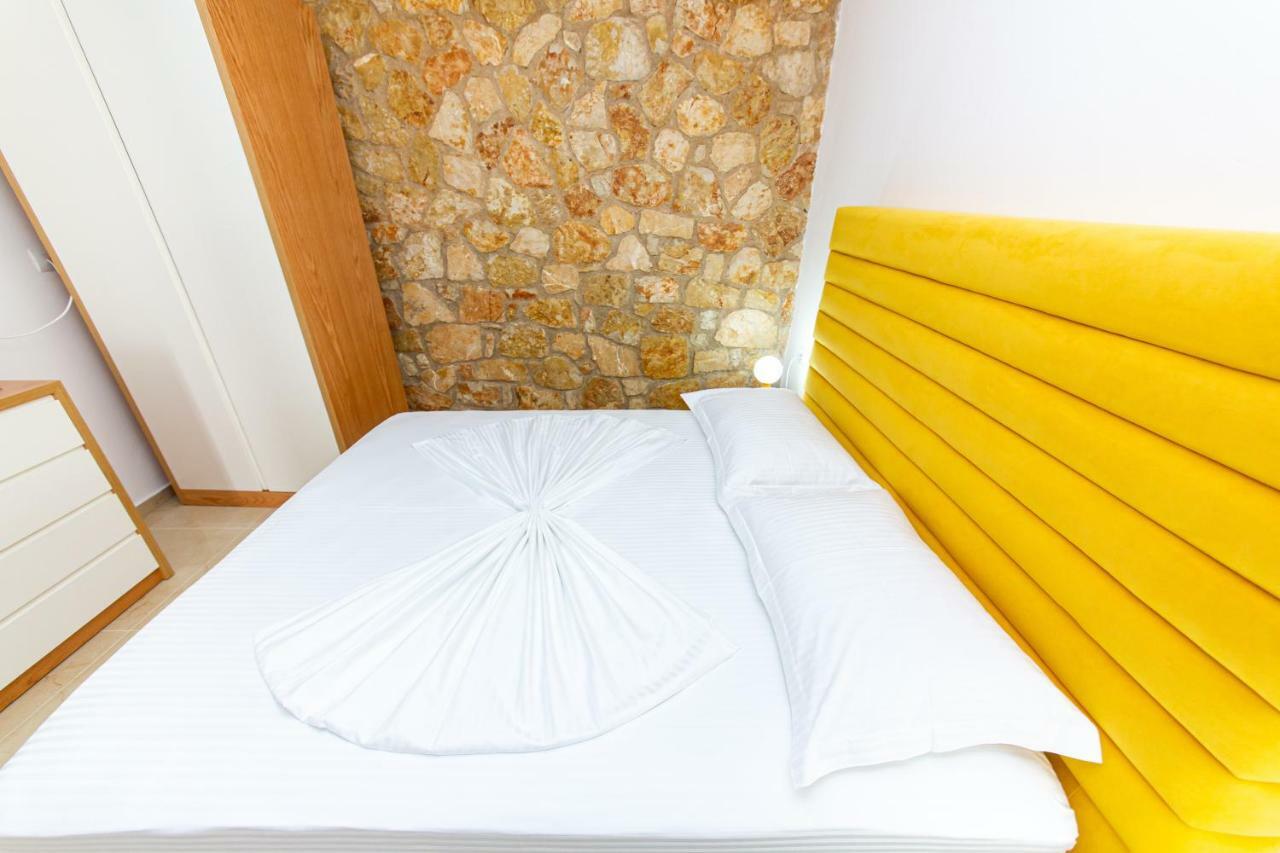 Santa Oliva Suites Ksamil Buitenkant foto